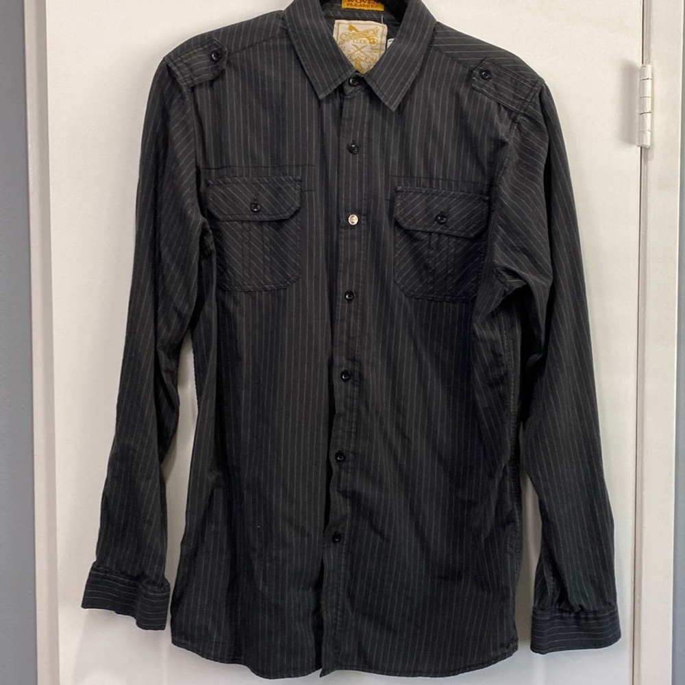 Sovereign Code Casual Button Down Shirt. Medium